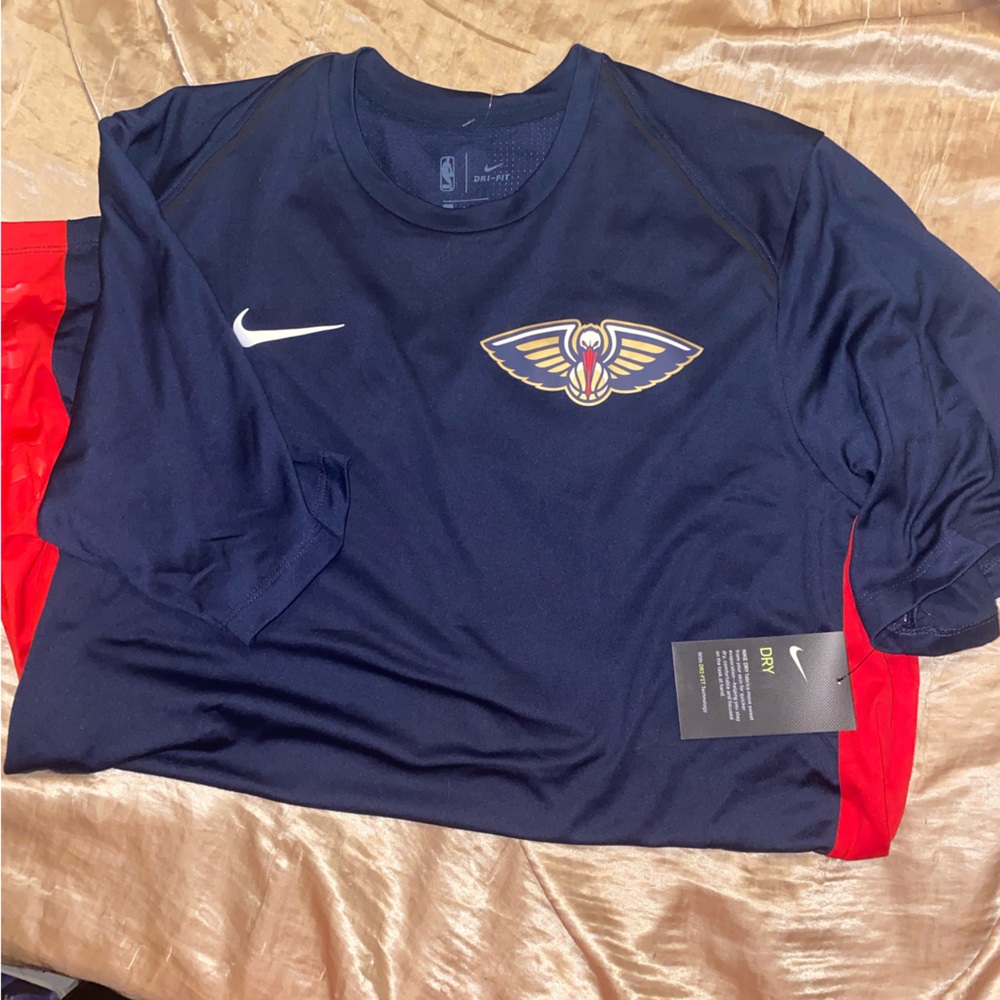 NWT New Orleans Pelican’s Nike dry fit men’s XL shirt